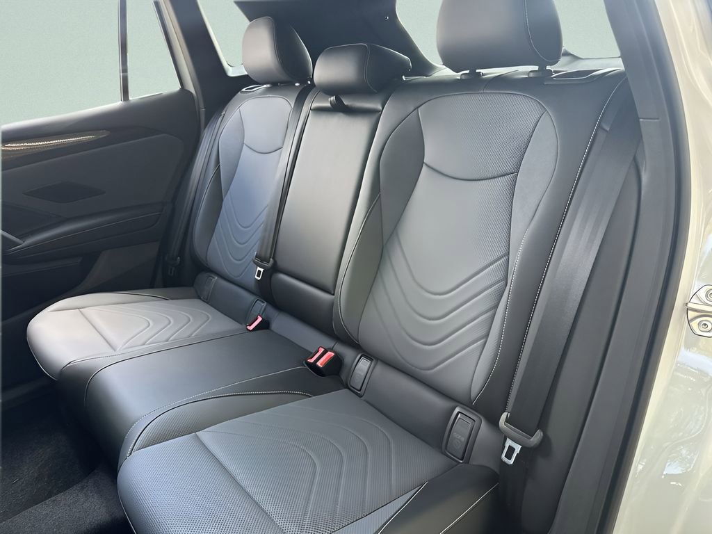 New 2026 Volkswagen Tiguan SE R-Line image 23