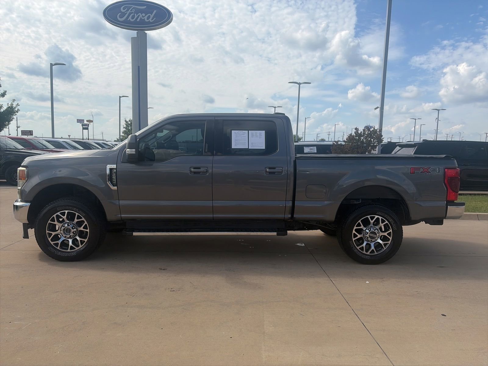 Used 2021 Ford F250 Lariat w/ Lariat Value Package AWD/4WD image 2