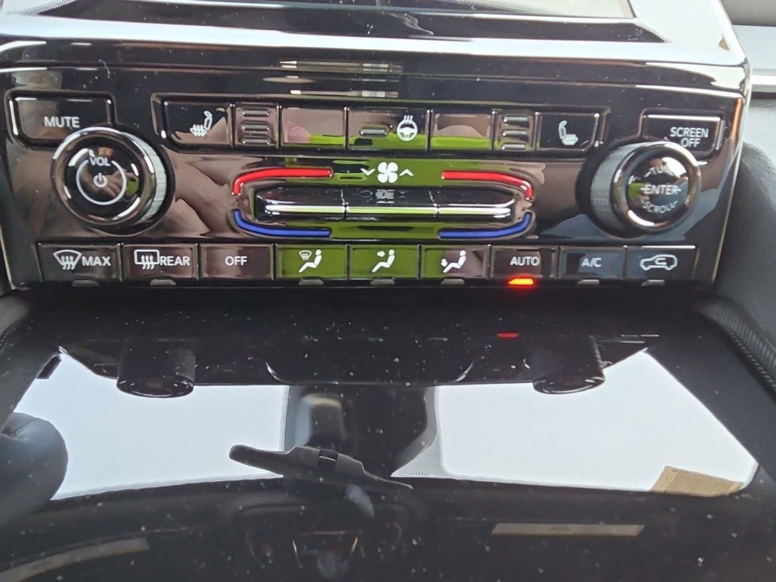 New 2025 Jeep Grand Cherokee Laredo X w/ Luxury Tech Group I image 21