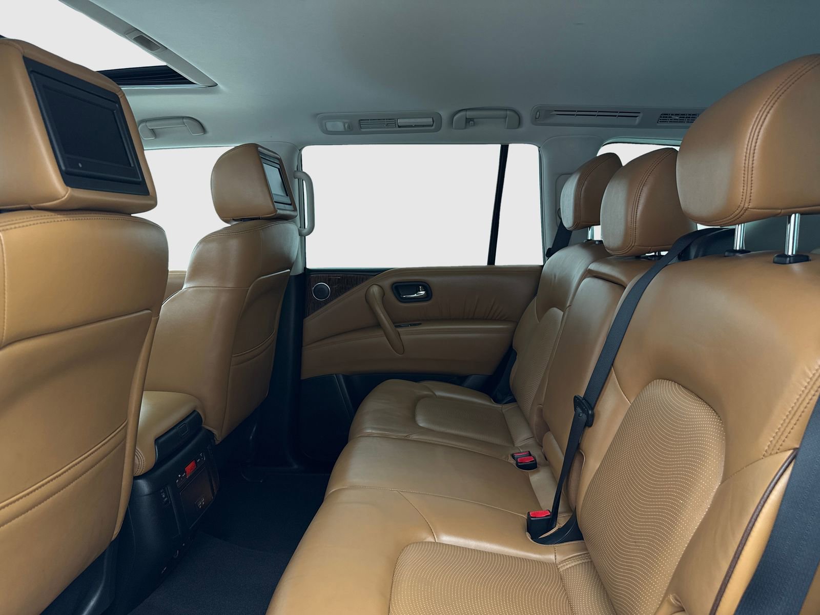 Used 2017 Nissan Armada Platinum w/ Interior Lighting Package image 37