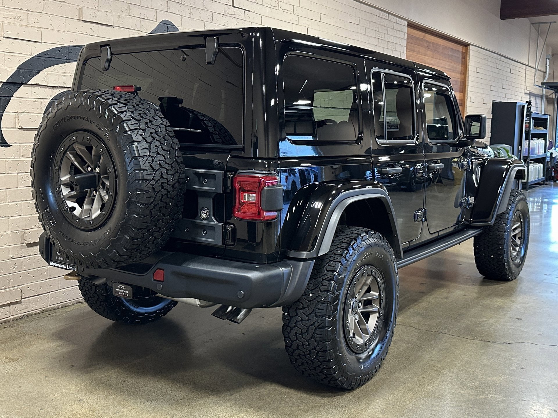 Used 2024 Jeep Wrangler Unlimited Rubicon 392 image 5
