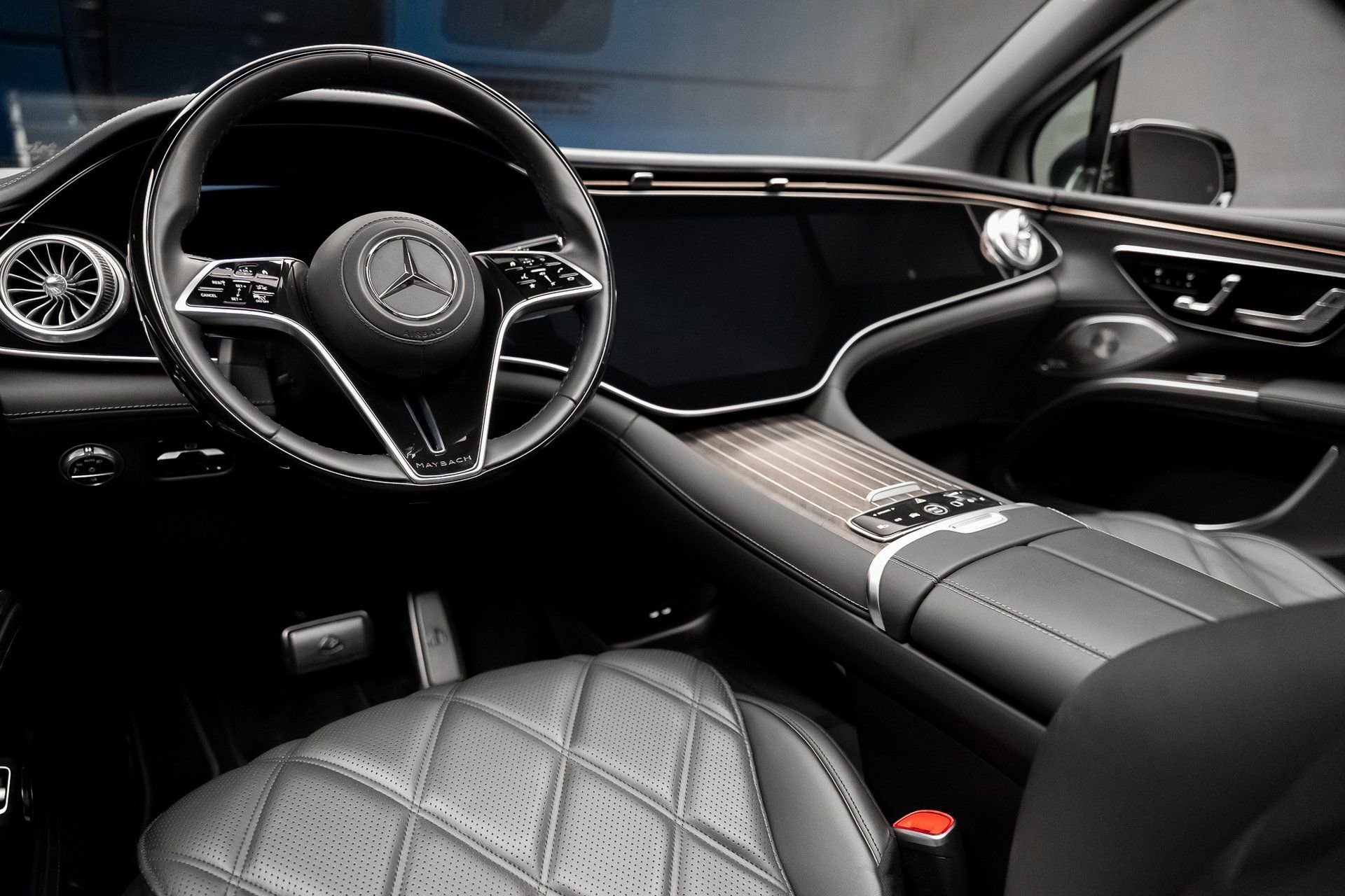 Used 2024 Mercedes-Benz Maybach EQS 680 4MATIC image 2