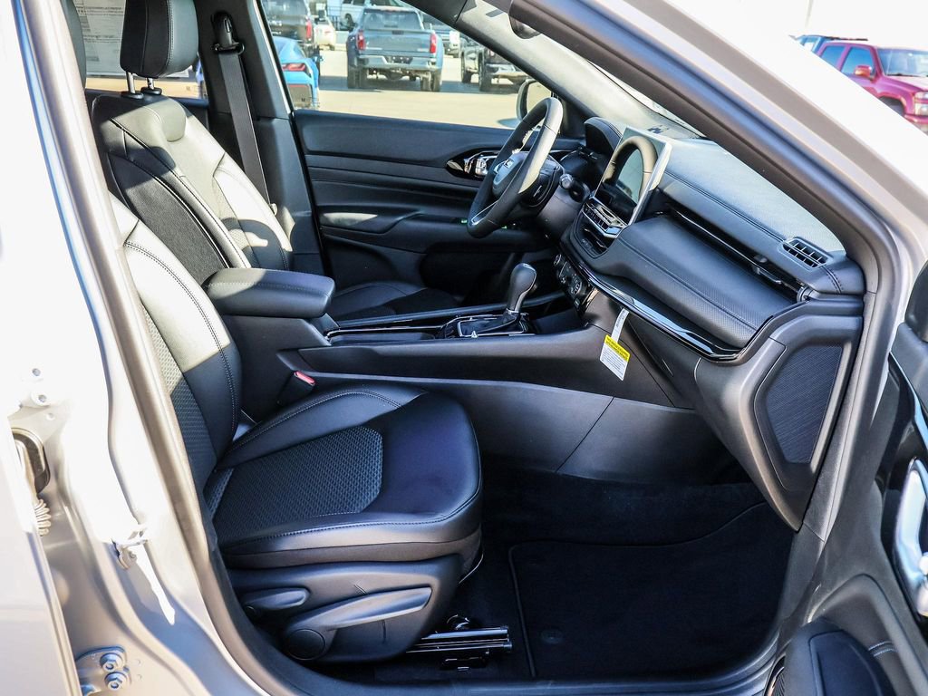 New 2026 Jeep Compass Latitude AWD/4WD image 12