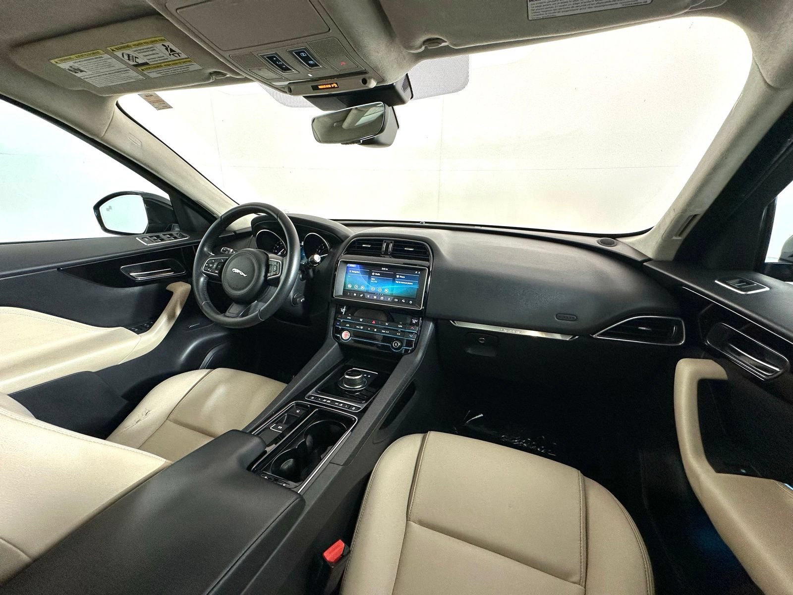 Used 2020 Jaguar F-PACE Premium AWD/4WD image 2