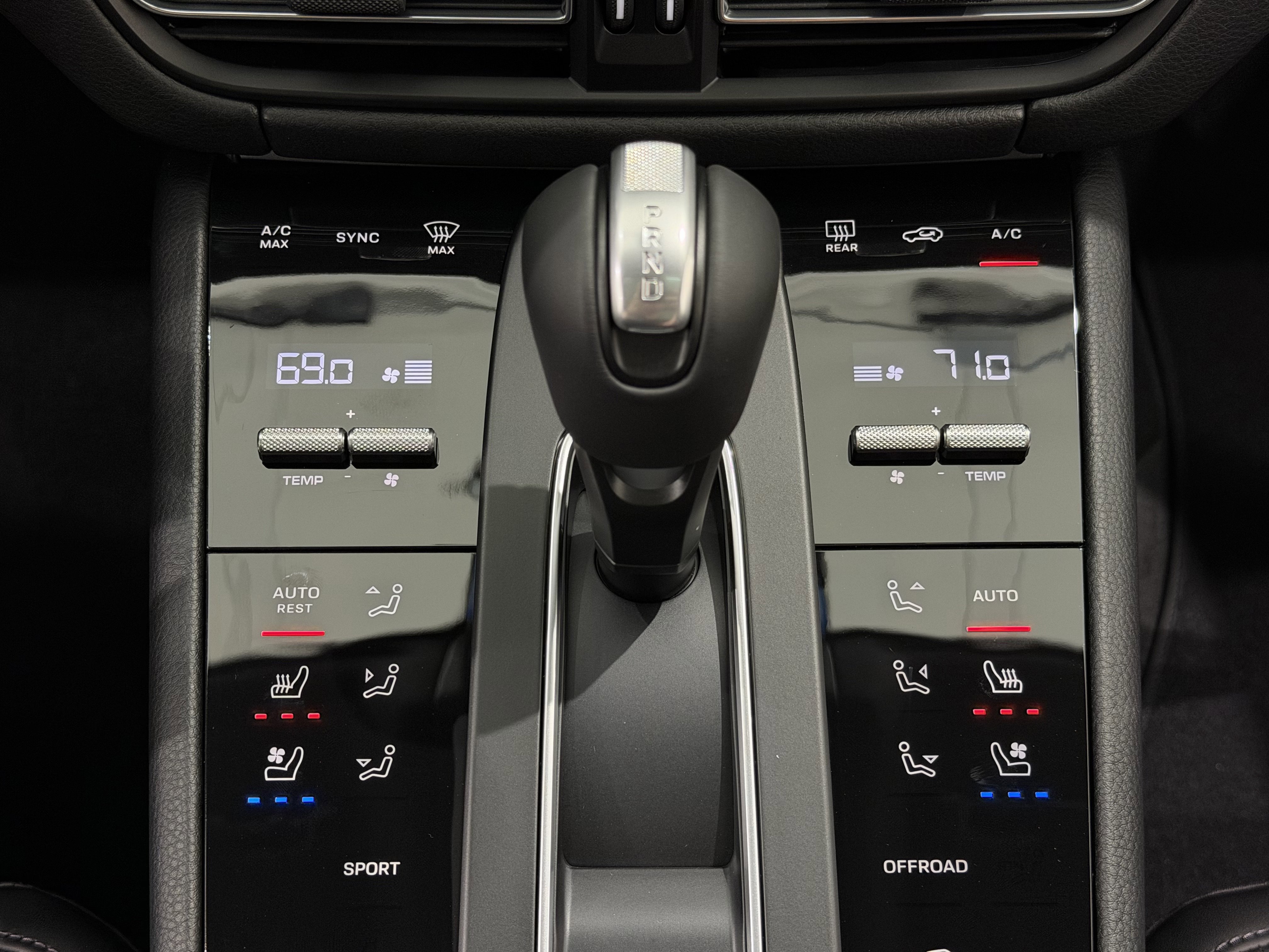 New 2026 Porsche Macan image 39
