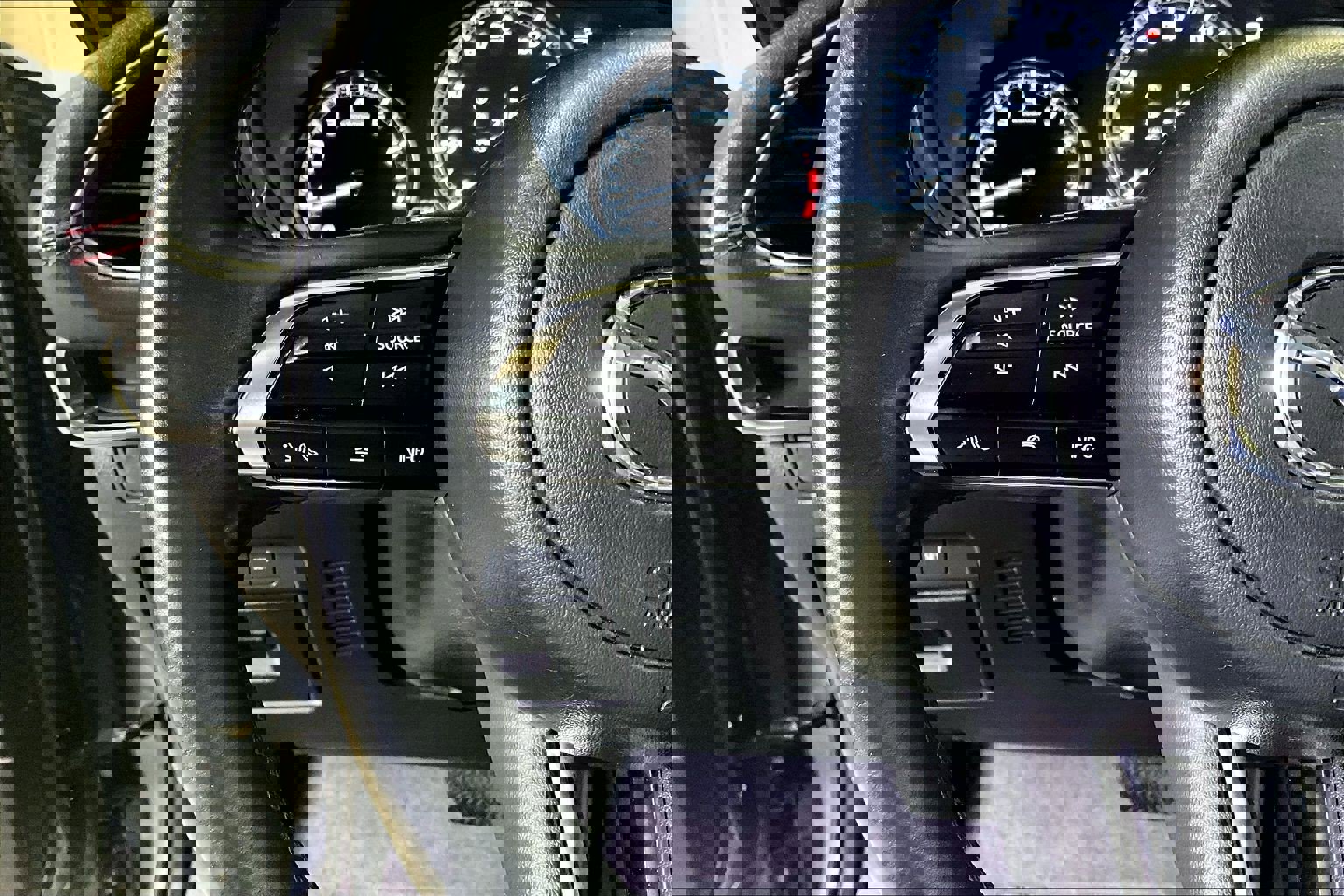 Used 2024 MAZDA MAZDA3 s image 11