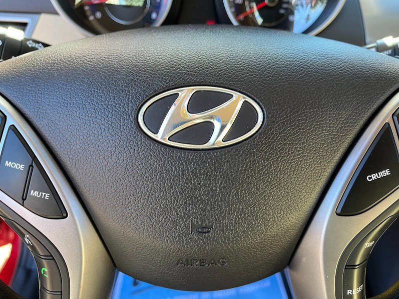 Used 2013 Hyundai Elantra GLS w/ Preferred Pkg image 15