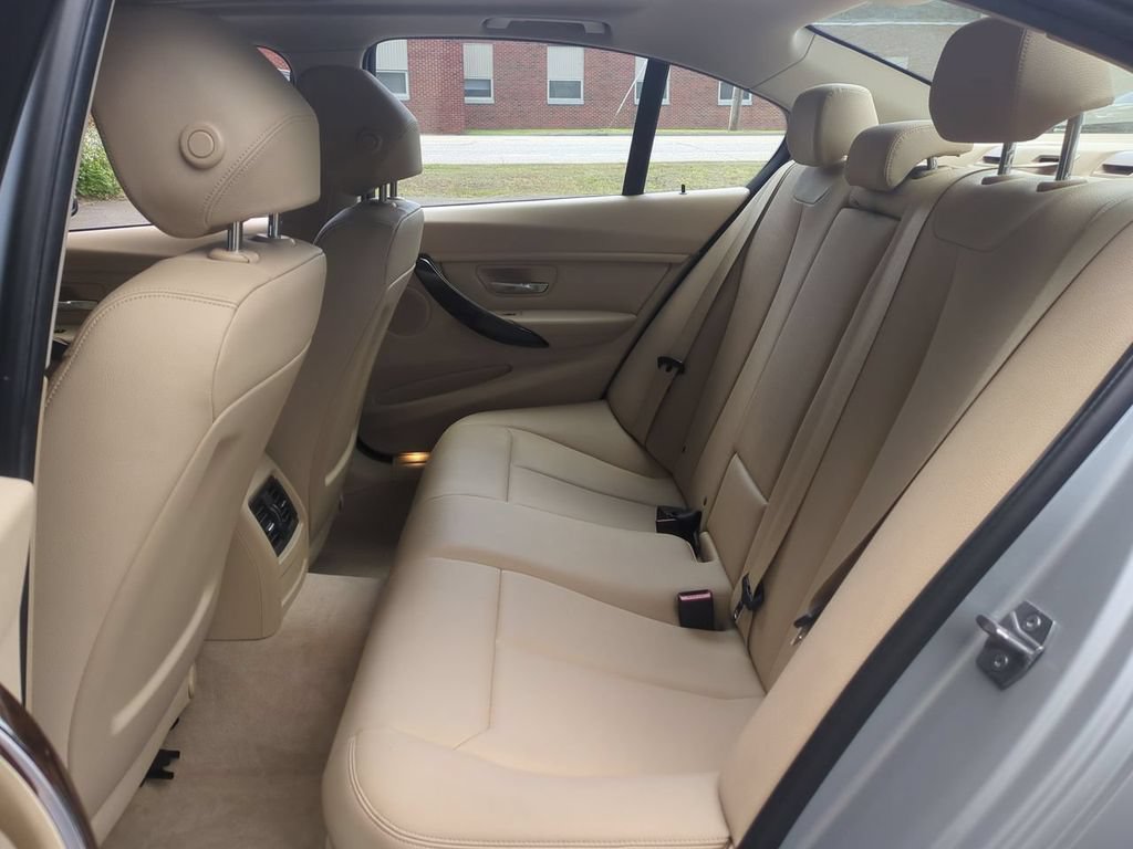 Used 2015 BMW 320i xDrive Sedan AWD/4WD image 23