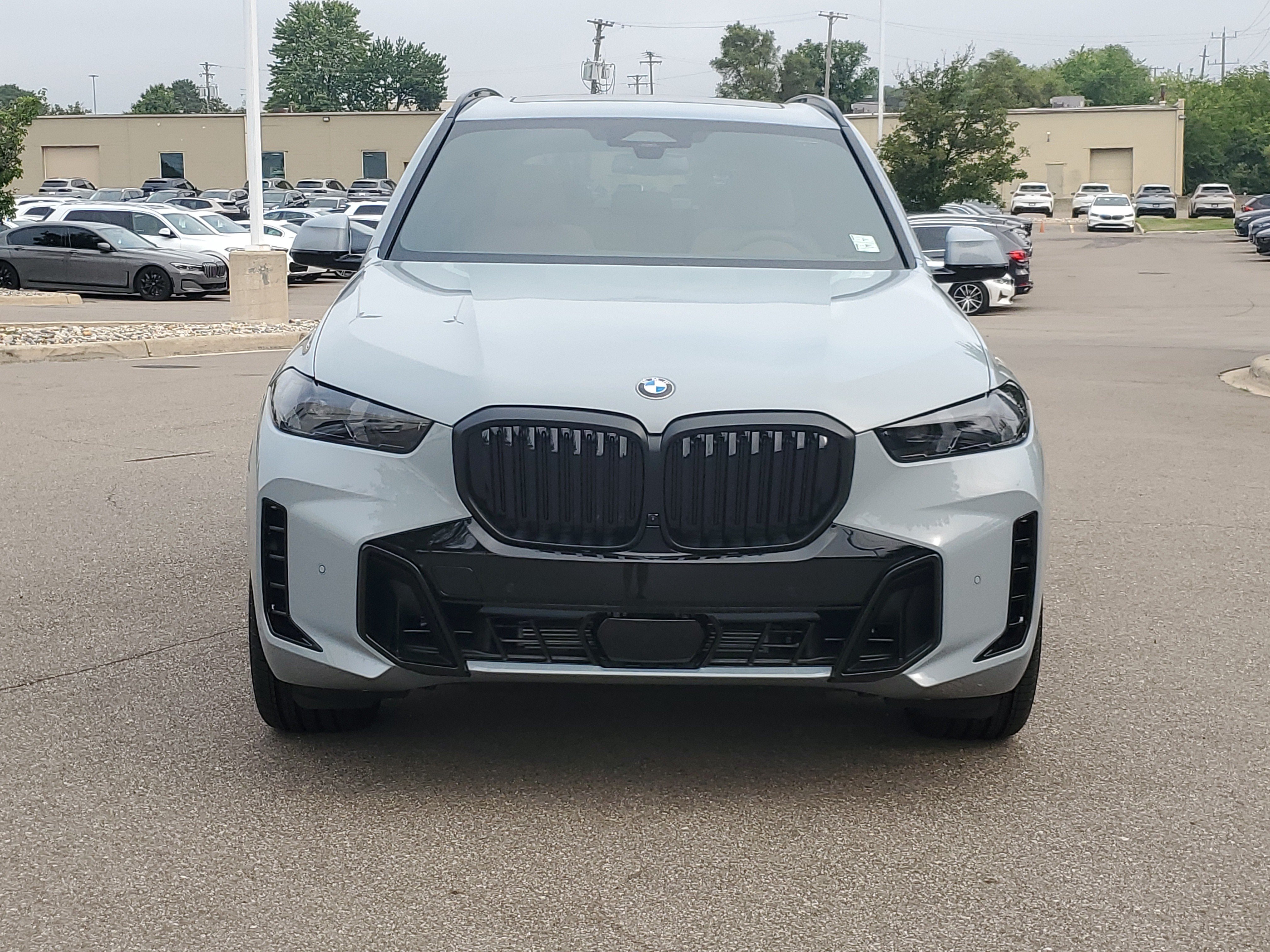 New 2026 BMW X5 xDrive40i w/ M Sport Package AWD/4WD image 8