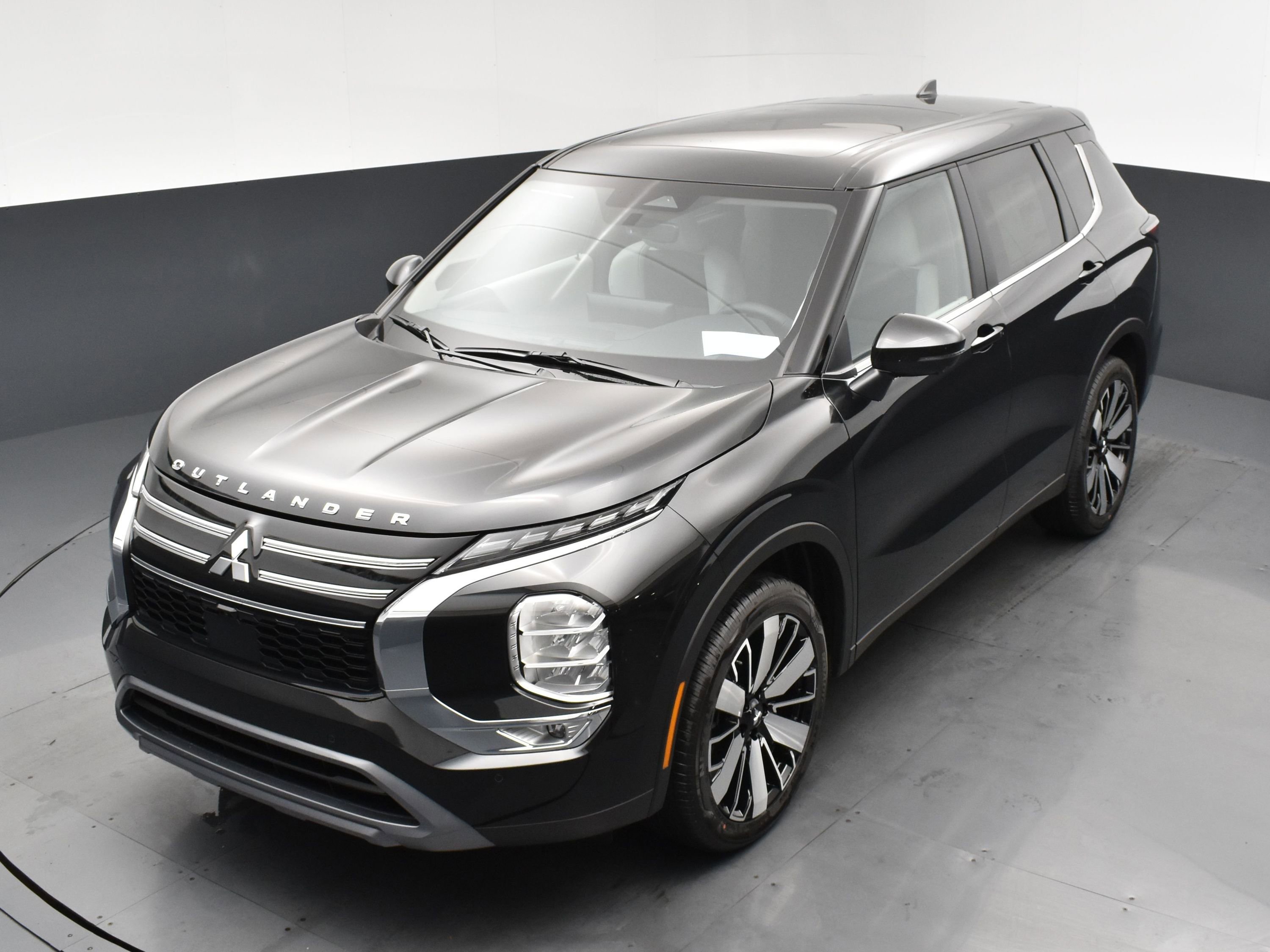 New 2026 Mitsubishi Outlander LE image 19