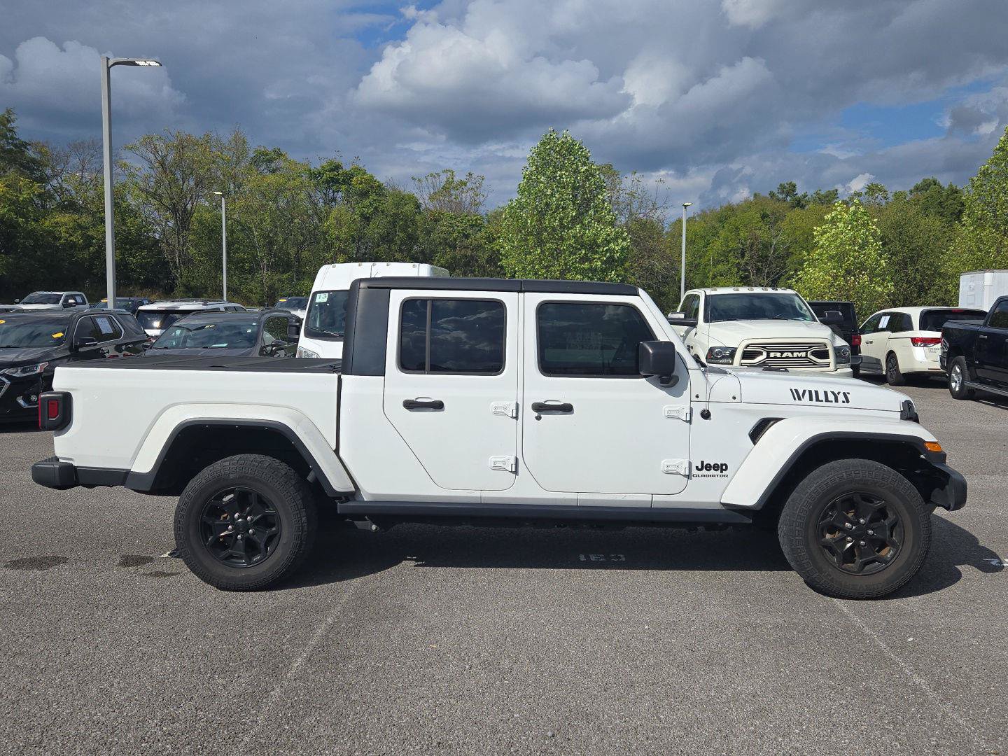 Used 2022 Jeep Gladiator Sport AWD/4WD image 8