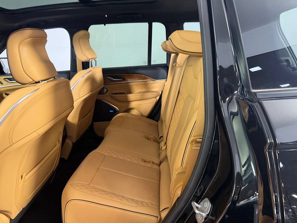 Certified 2022 Jeep Grand Cherokee Summit AWD/4WD image 23