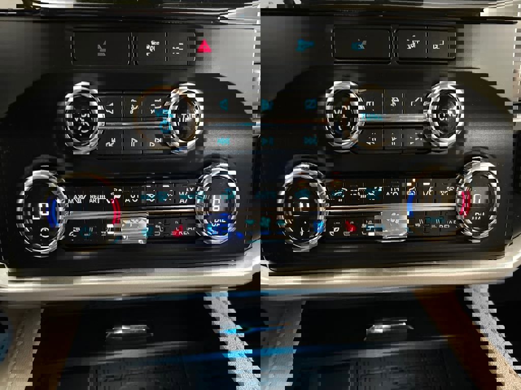 Used 2023 Ford Expedition Max XLT image 30