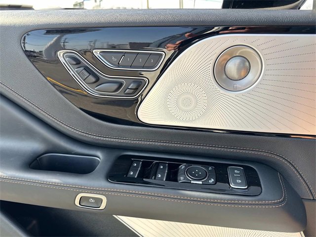 New 2025 Lincoln Aviator Black Label w/ Black Label Special Edition image 20