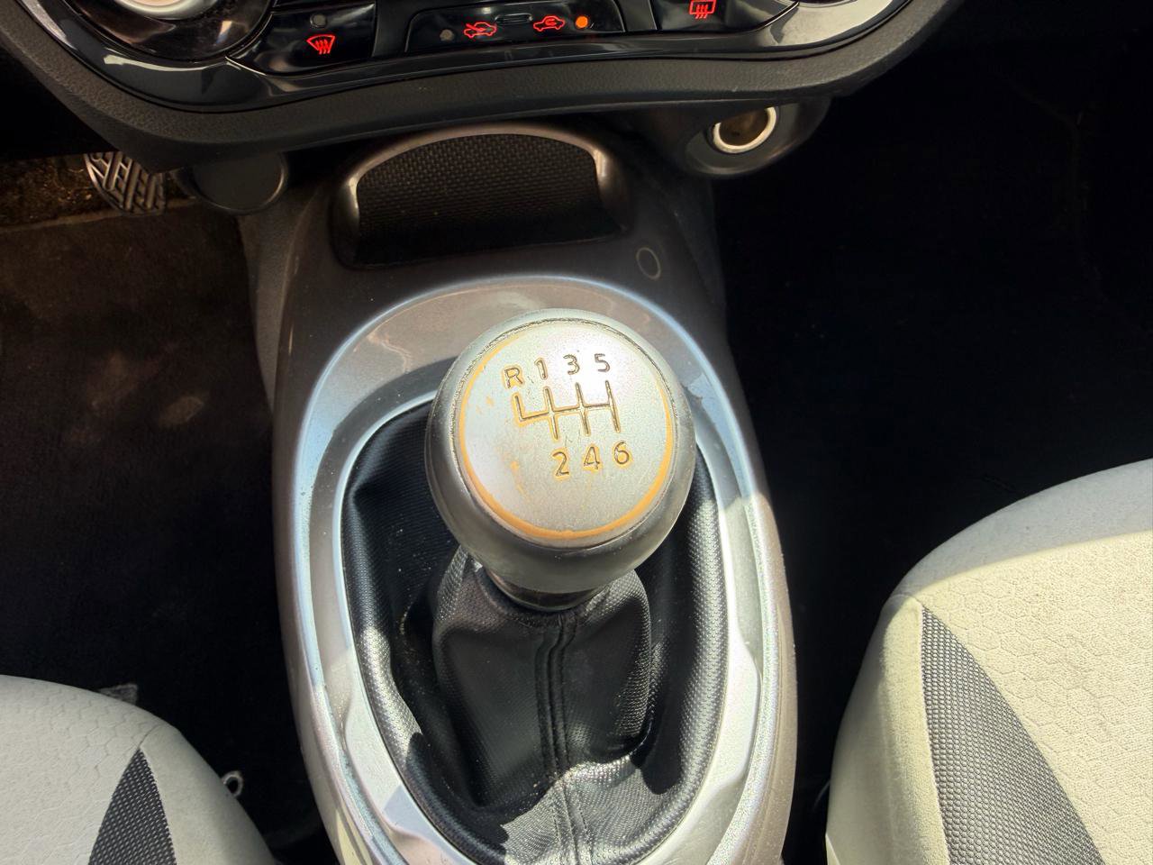 Used 2013 Nissan Juke SV FWD image 17