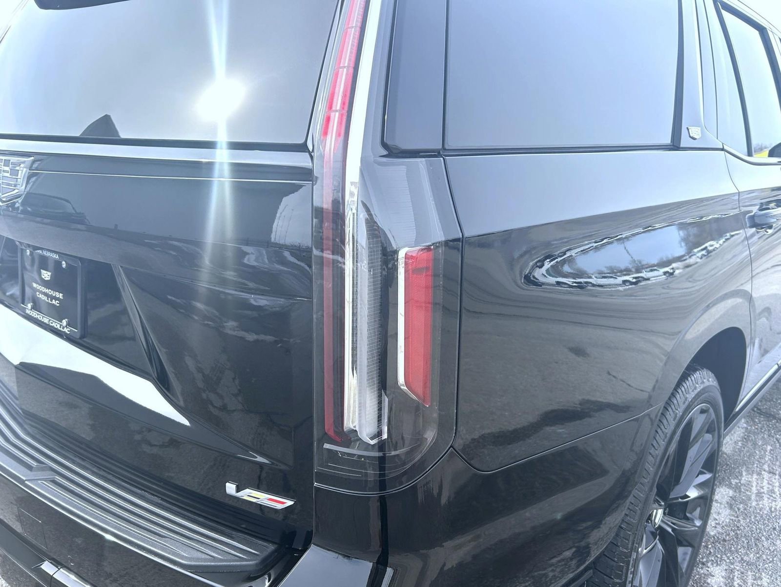 Certified 2024 Cadillac Escalade V w/ LPO, ONYX Package image 11