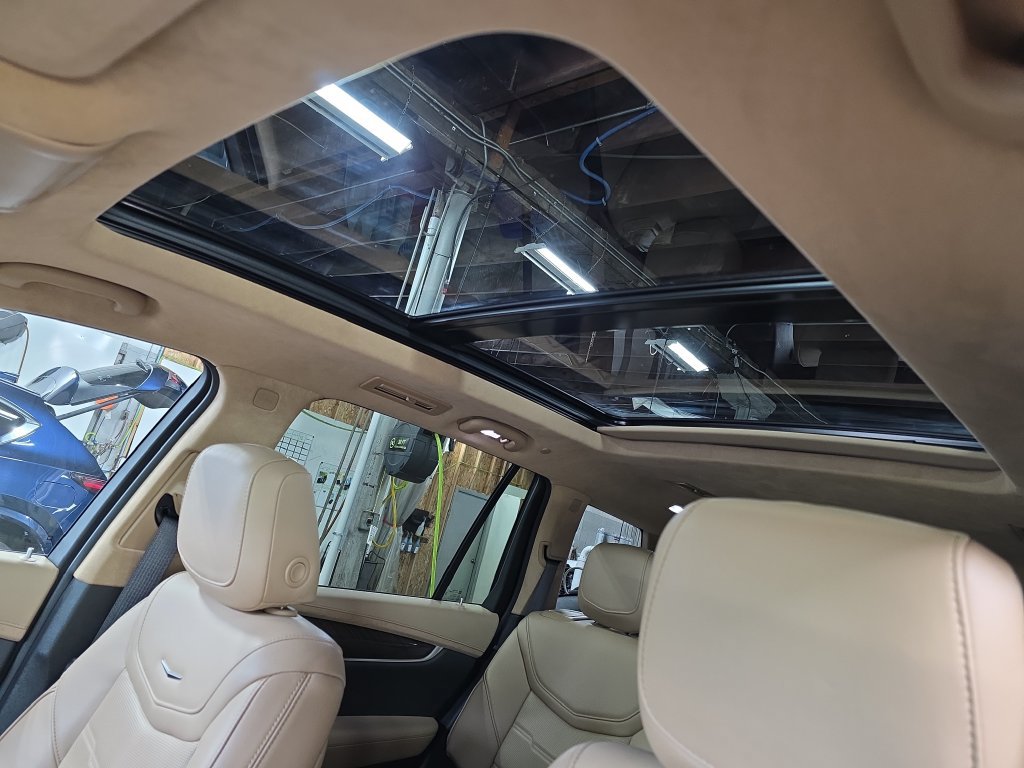 Used 2024 Cadillac XT6 Sport w/ Platinum Package AWD/4WD image 34
