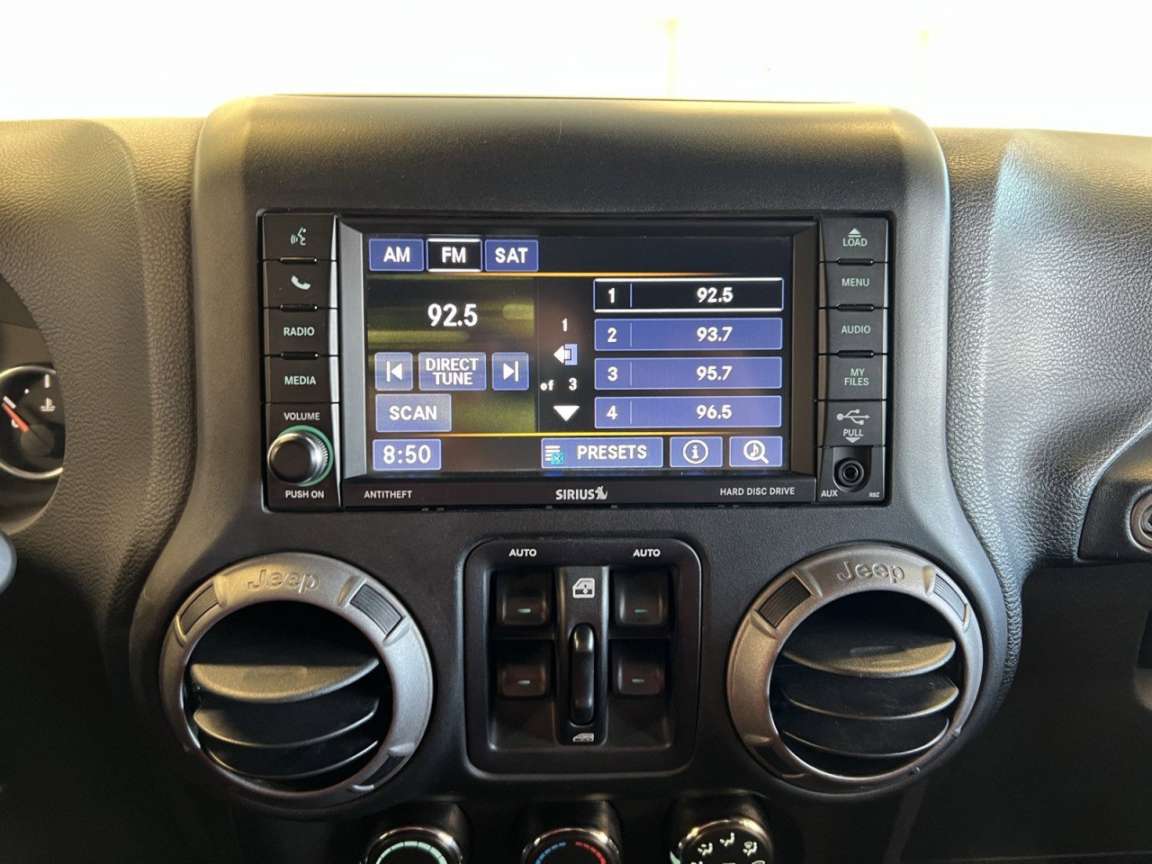 Used 2018 Jeep Wrangler Unlimited Sport S image 11