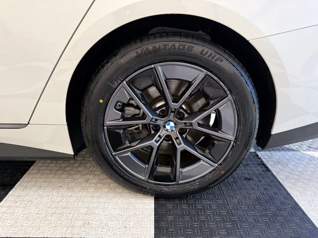 Used 2025 BMW i4 xDrive40i w/ Parking Assistance Package image 11