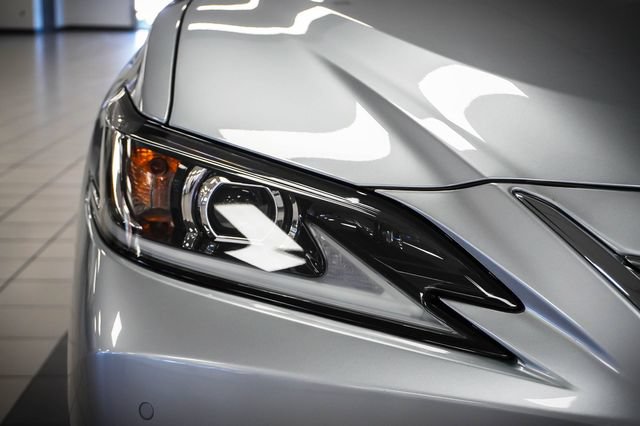 Certified 2025 Lexus ES 350 w/ Premium Package FWD image 29