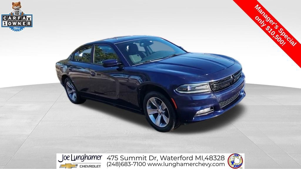 Used 2015 Dodge Charger SXT image 2