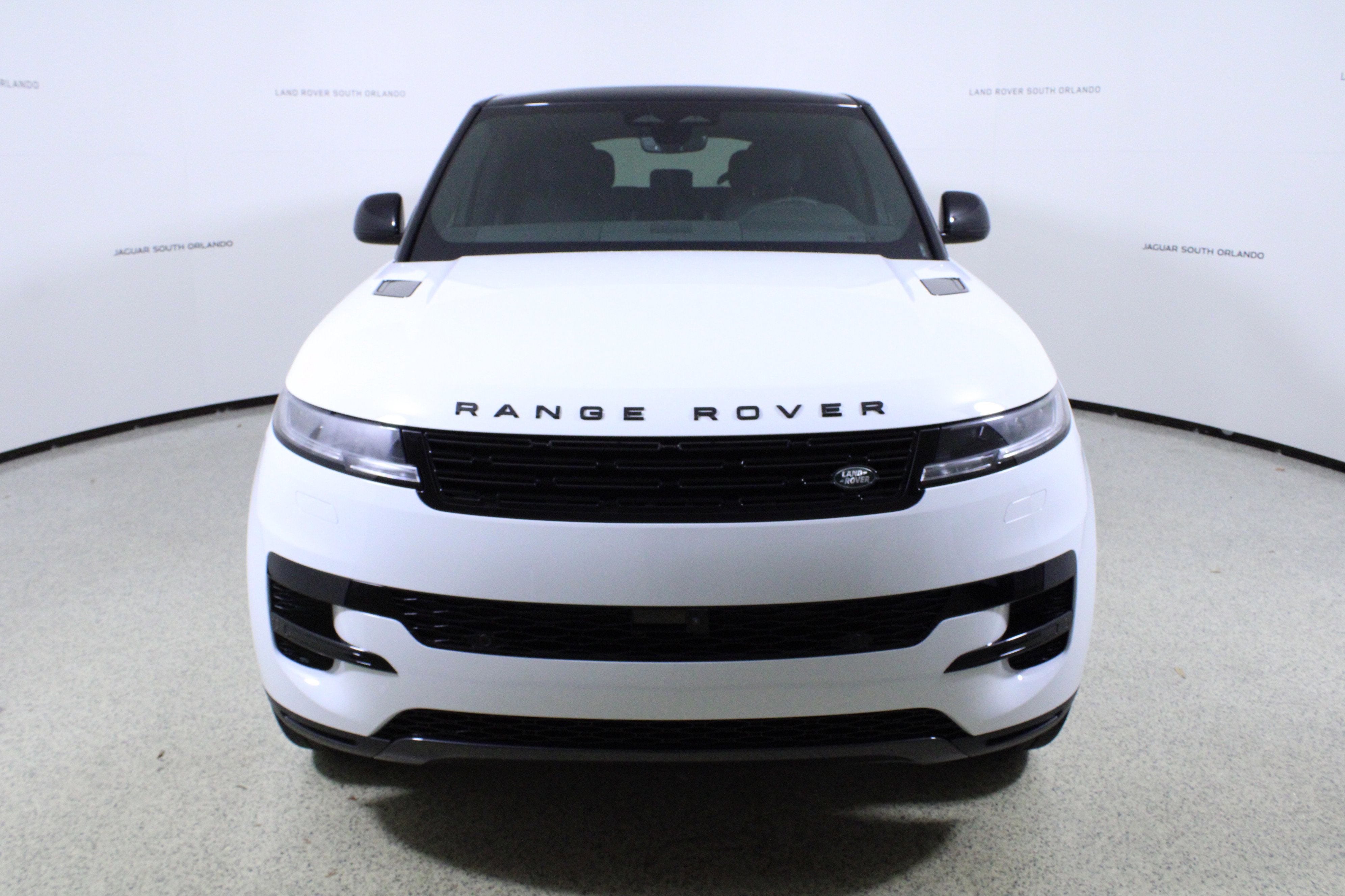 New 2026 Land Rover Range Rover Sport SE image 2