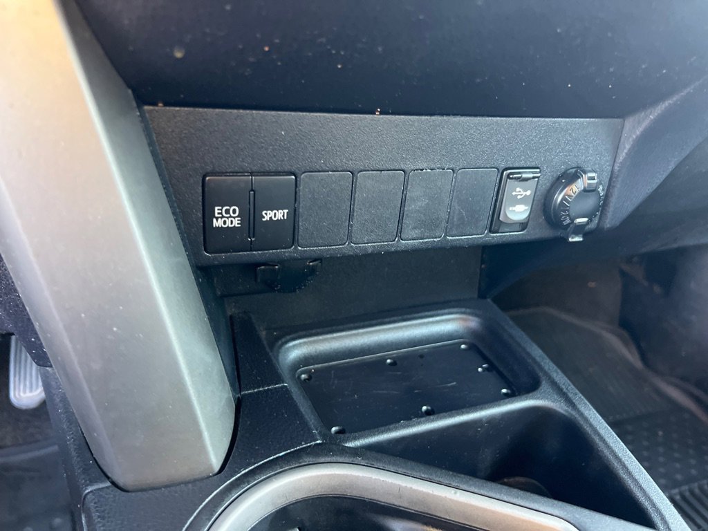 Used 2018 Toyota RAV4 Adventure image 29