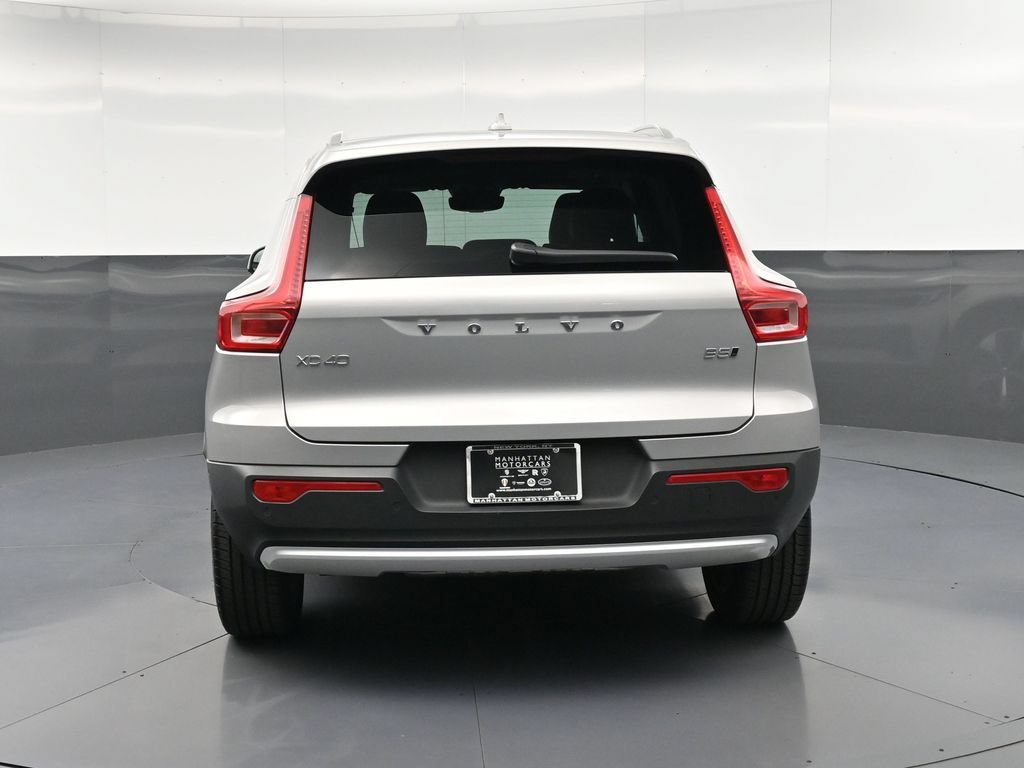 Used 2023 Volvo XC40 B5 Plus w/ Driver Assist Package AWD/4WD image 7