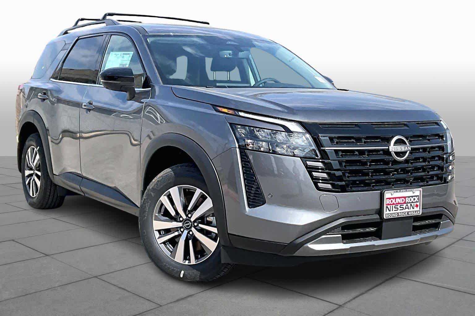 New 2026 Nissan Pathfinder SL image 2
