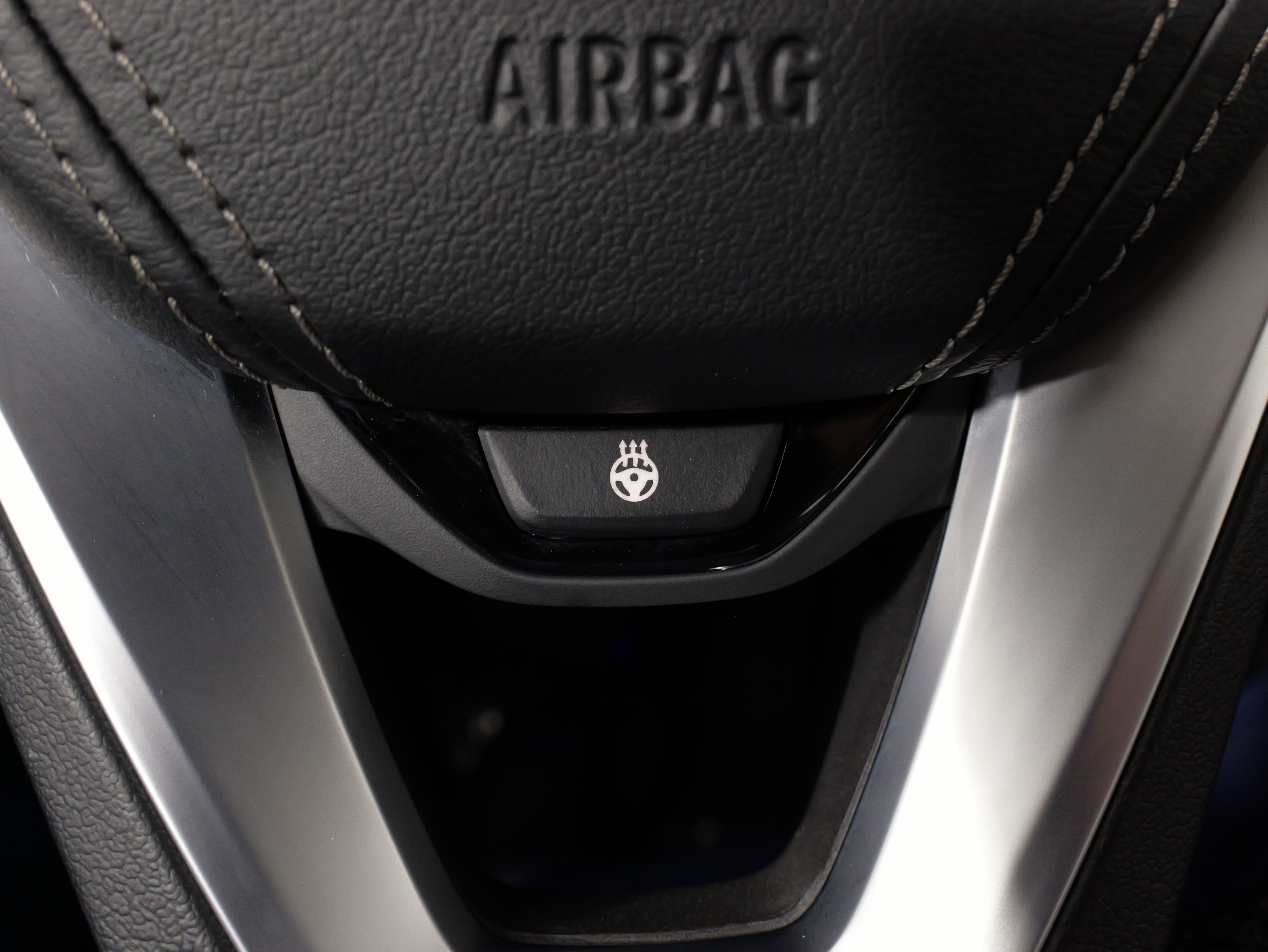 Used 2022 BMW 740i xDrive image 49