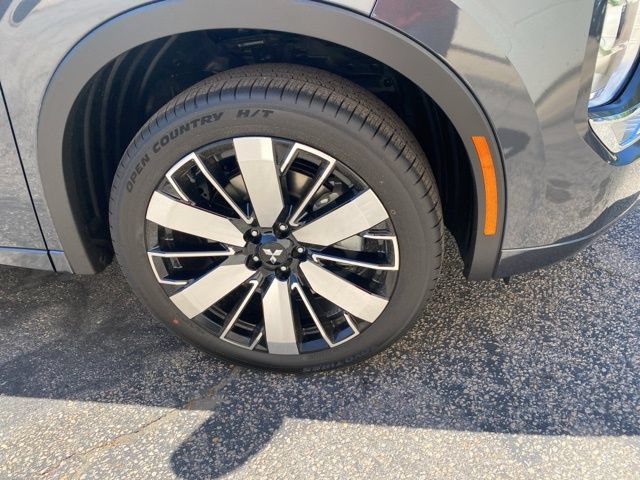 New 2026 Mitsubishi Outlander SEL FWD image 29
