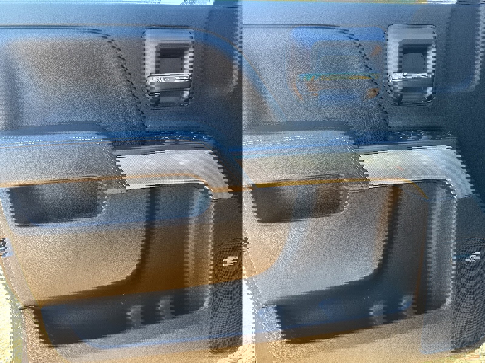 Used 2018 Chevrolet Silverado 1500 LT w/ All Star Edition image 15