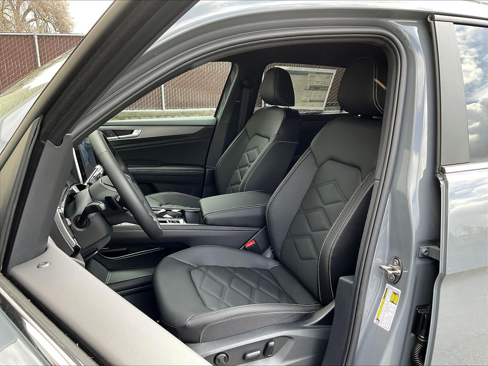 New 2025 Volkswagen Atlas Cross Sport SE FWD image 8