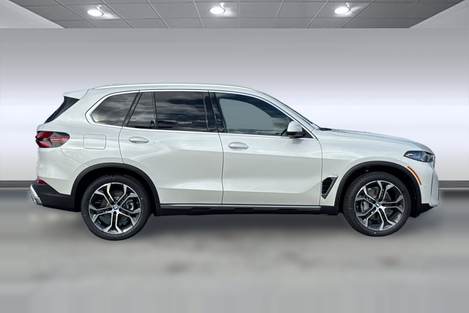 Used 2026 BMW X5 xDrive40i AWD/4WD image 8