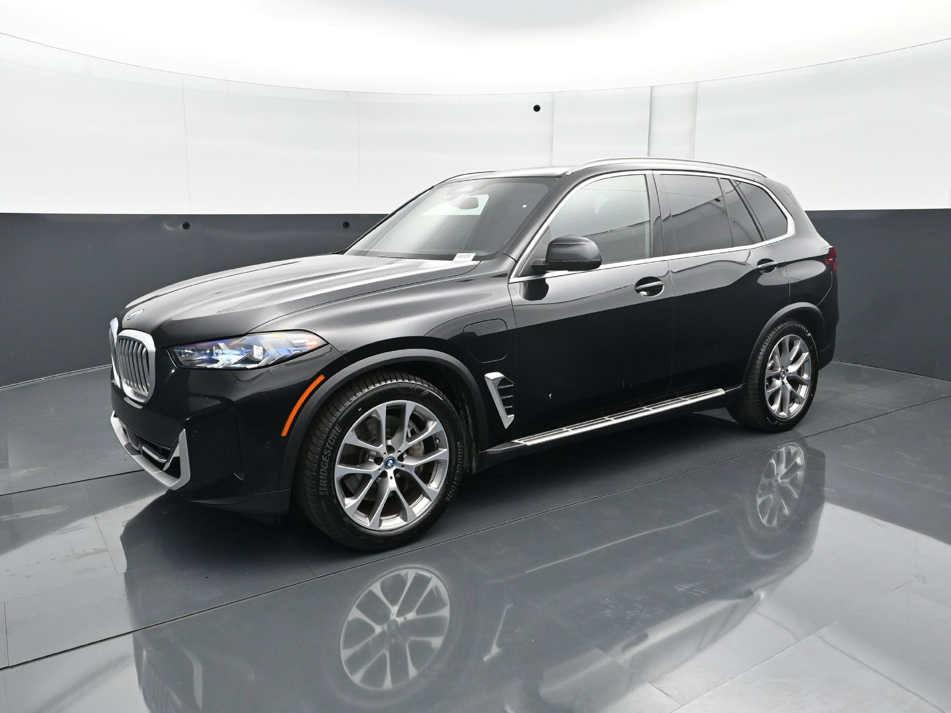 Used 2025 BMW X5 xDrive50e AWD/4WD image 2