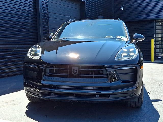 Certified 2023 Porsche Macan Turbo AWD/4WD image 10