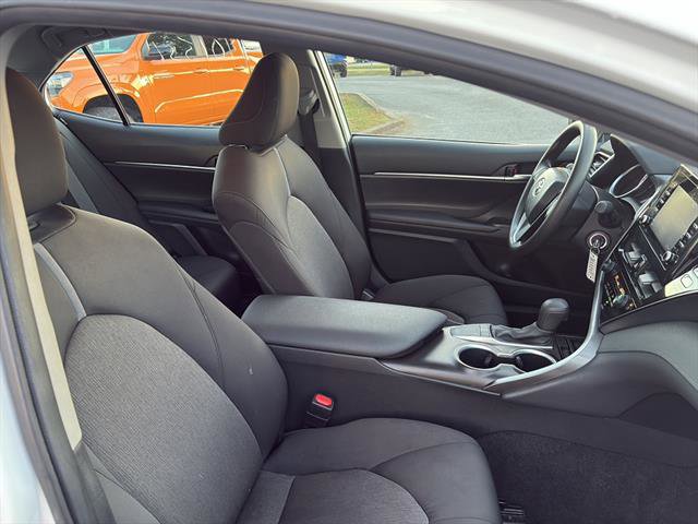 Used 2024 Toyota Camry LE FWD image 9