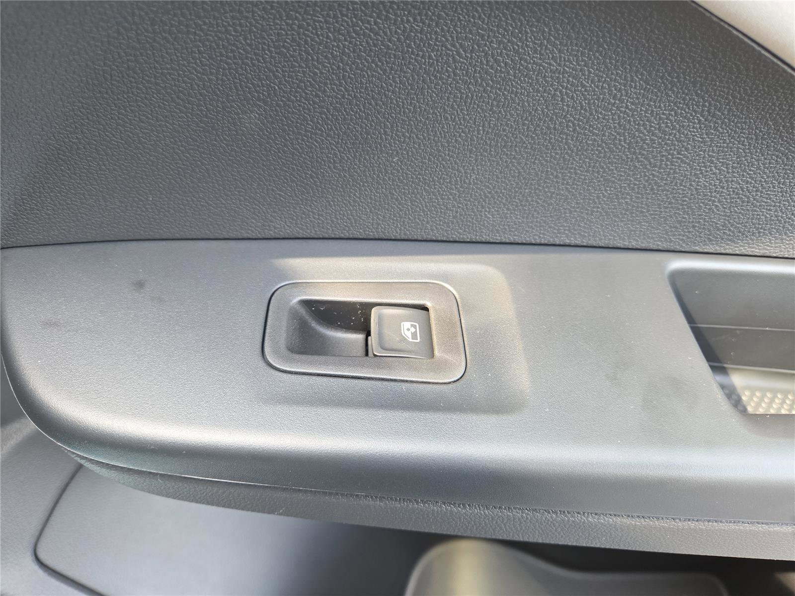 New 2025 Volkswagen Taos SE image 34