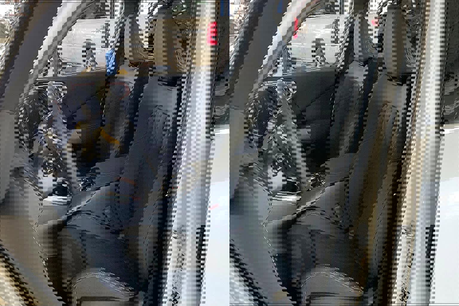 Used 2025 BMW X3 xDrive30i w/ Convenience Package image 9