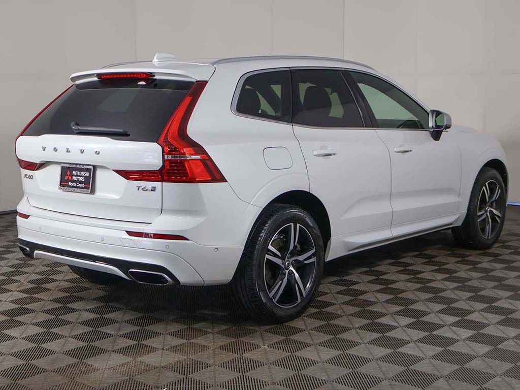 Used 2018 Volvo XC60 T6 R-Design w/ Vision Package image 12