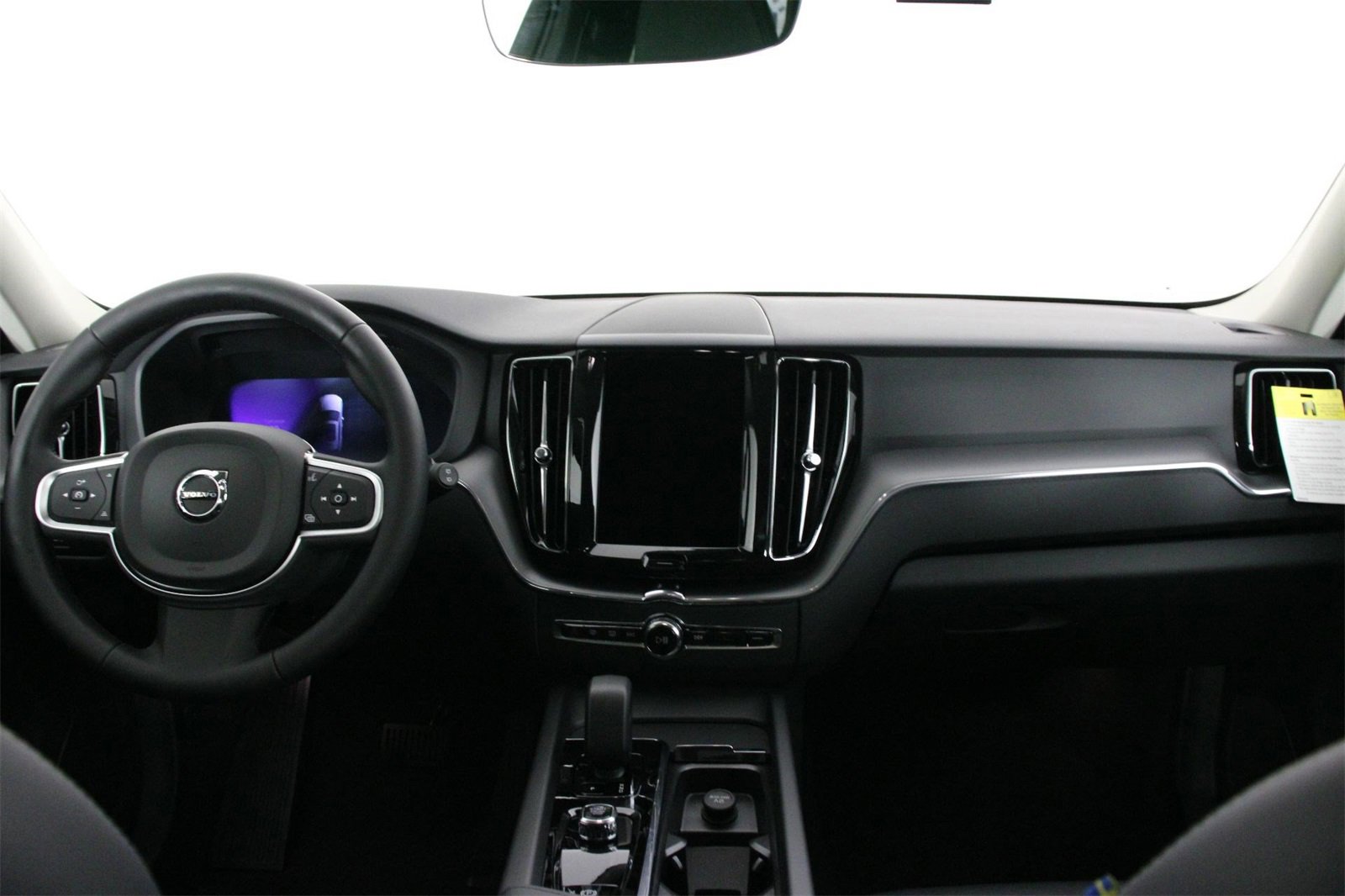 New 2025 Volvo XC60 B5 Core w/ Climate Package image 5