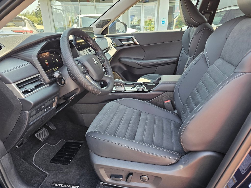 New 2026 Mitsubishi Outlander SE AWD/4WD image 16