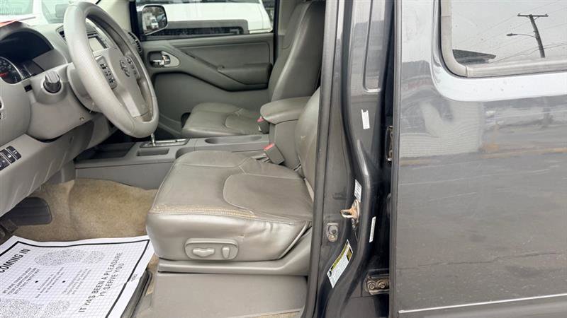 Used 2013 Nissan Frontier SL image 11