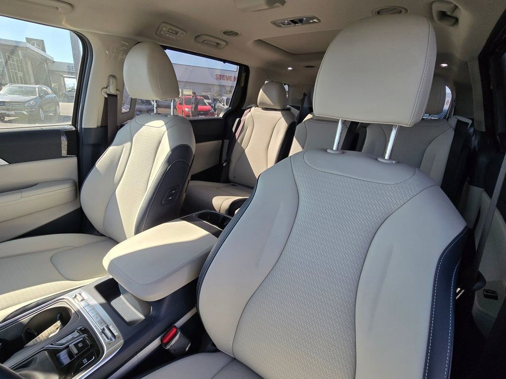 New 2025 Kia Carnival SX Prestige FWD image 26