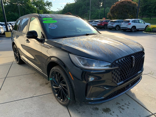 Certified 2025 Lincoln Aviator Reserve w/ Luxury Package AWD/4WD image 9