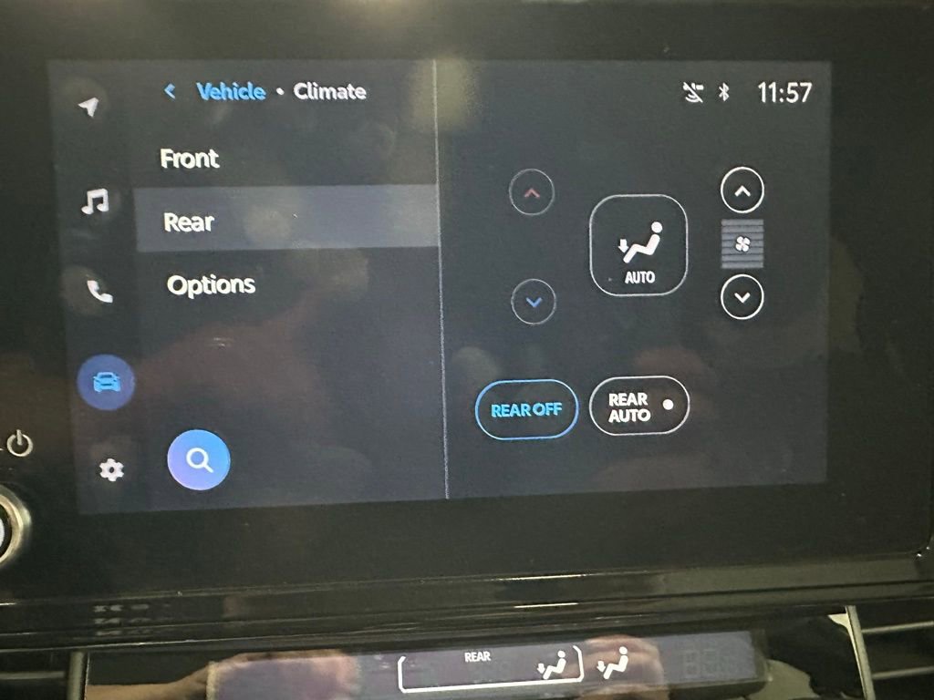 Used 2025 Toyota Sienna LE image 32