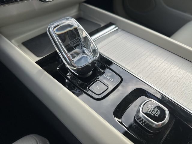 New 2026 Volvo XC60 B5 Ultra w/ Protection Package Premier image 14