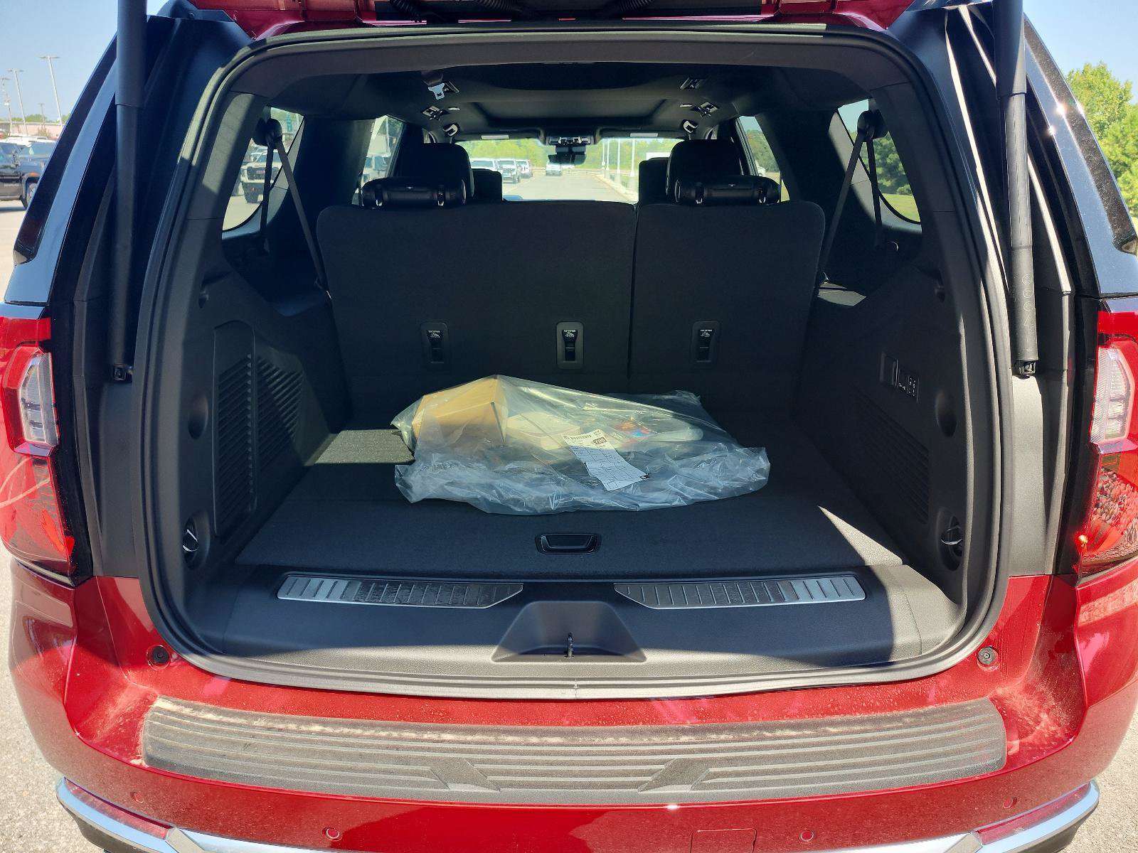 New 2026 GMC Yukon XL Denali AWD/4WD image 8