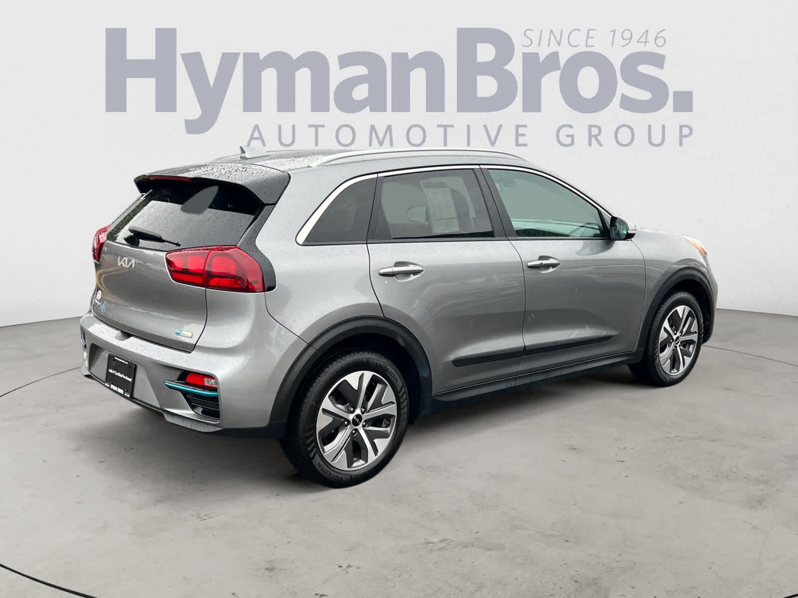 Certified 2022 Kia Niro EX FWD image 4