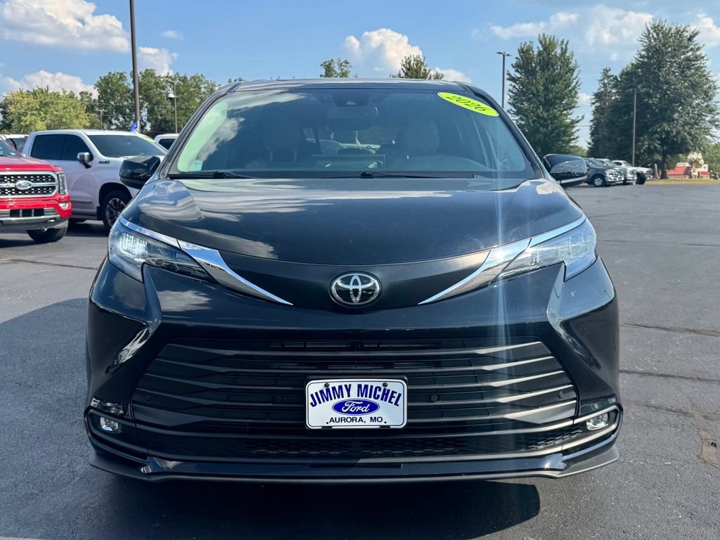 Used 2026 Toyota Sienna XLE FWD image 34